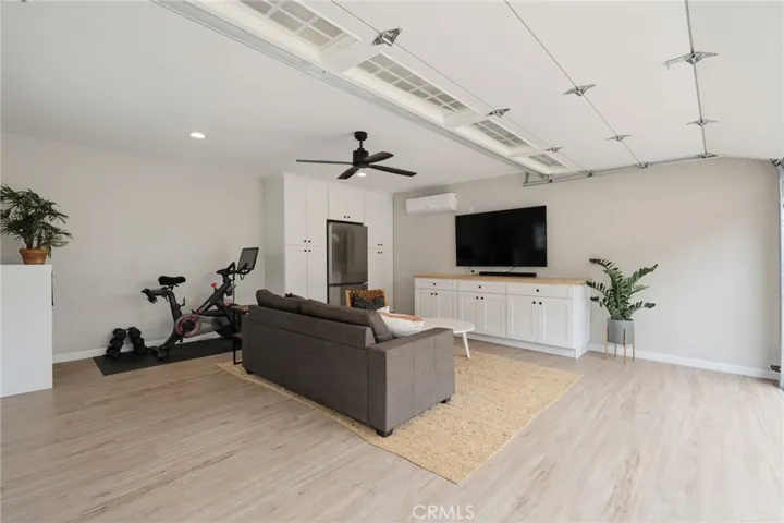5423 Columbus Ave, Sherman Oaks, California 91411