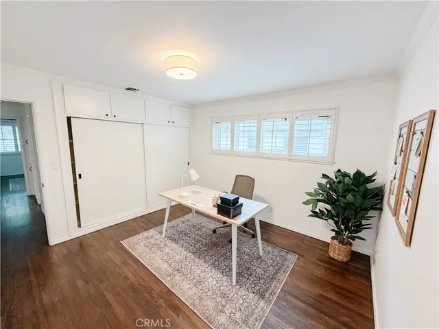 5423 Columbus Ave, Sherman Oaks, California 91411