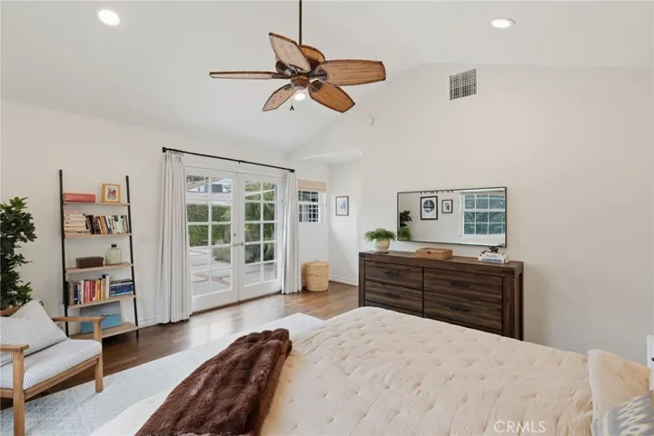 5423 Columbus Ave, Sherman Oaks, California 91411