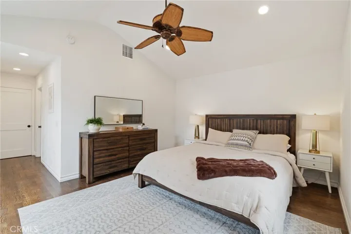 5423 Columbus Ave, Sherman Oaks, California 91411