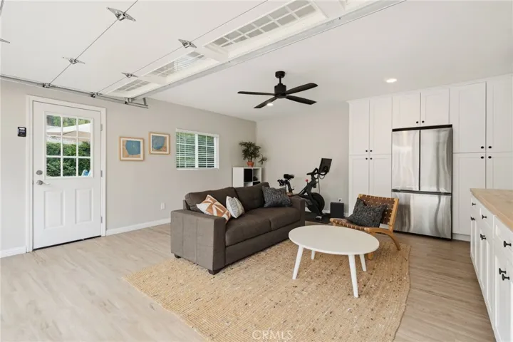 5423 Columbus Ave, Sherman Oaks, California 91411