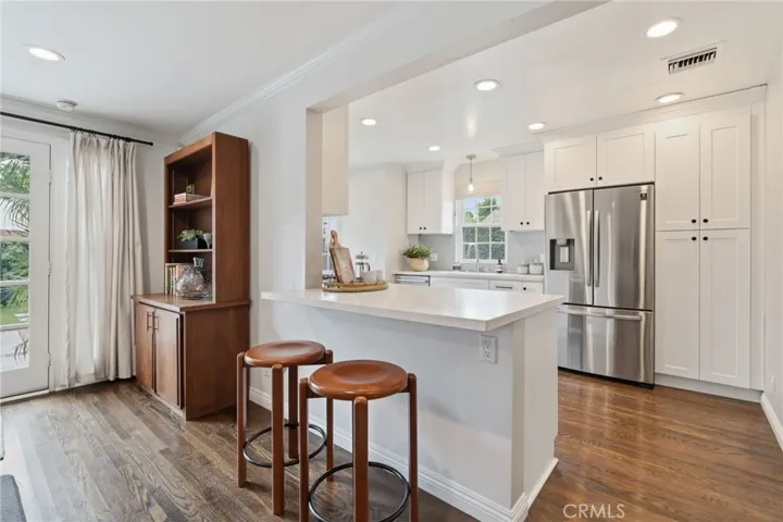 5423 Columbus Ave, Sherman Oaks, California 91411