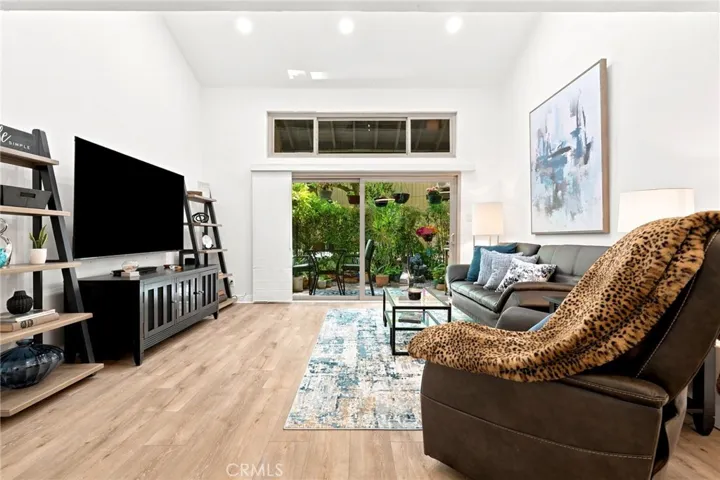 7890 E Spring Street 5l, Long Beach, California 90815