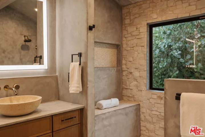 2474 Silver Ridge Avenue, Los Angeles, California 90039
