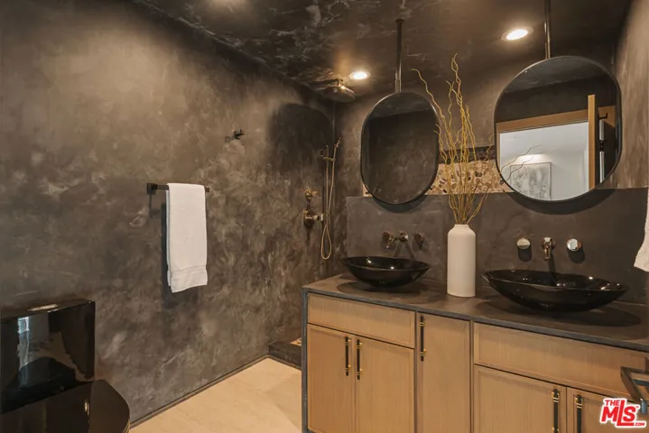 2474 Silver Ridge Avenue, Los Angeles, California 90039
