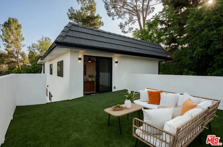2474 Silver Ridge Avenue, Los Angeles, California 90039