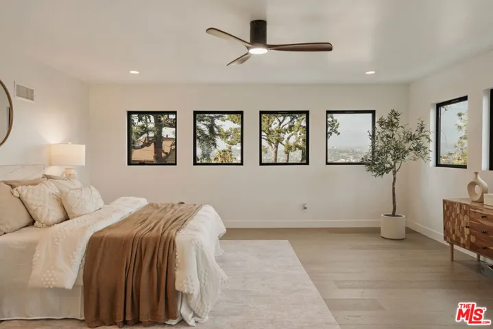 2474 Silver Ridge Avenue, Los Angeles, California 90039
