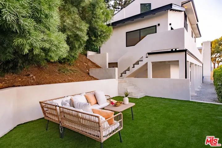 2474 Silver Ridge Avenue, Los Angeles, California 90039