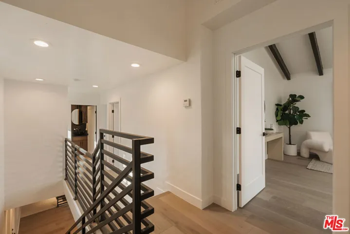 2474 Silver Ridge Avenue, Los Angeles, California 90039