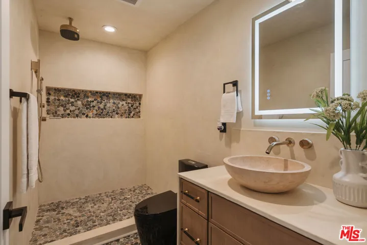 2474 Silver Ridge Avenue, Los Angeles, California 90039