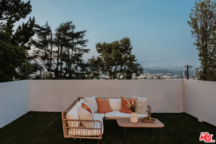 2474 Silver Ridge Avenue, Los Angeles, California 90039