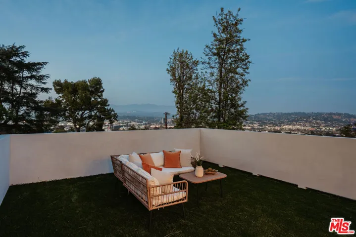 2474 Silver Ridge Avenue, Los Angeles, California 90039