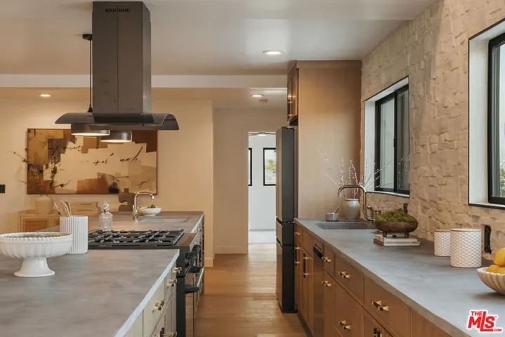 2474 Silver Ridge Avenue, Los Angeles, California 90039