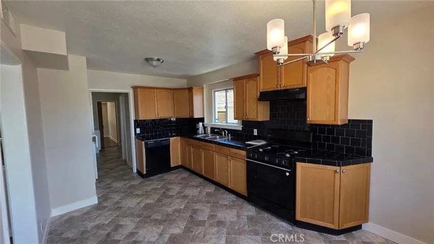 6034 S Kings, Los Angeles, California 90056