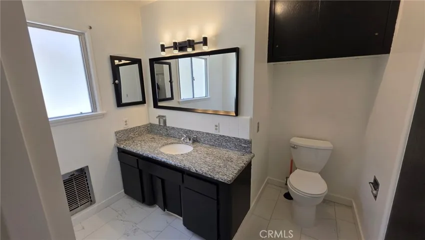 6034 S Kings, Los Angeles, California 90056