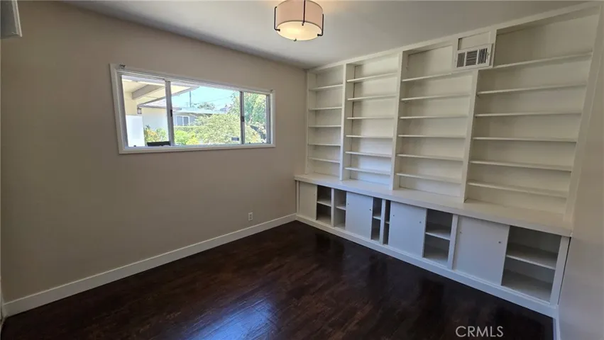 6034 S Kings, Los Angeles, California 90056