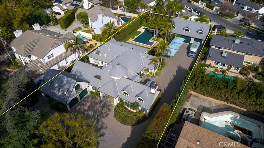 13157 Chandler Boulevard, Sherman Oaks, California 91401