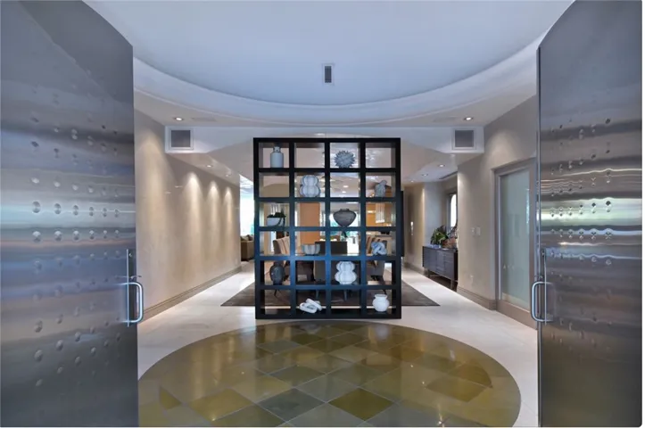 13157 Chandler Boulevard, Sherman Oaks, California 91401