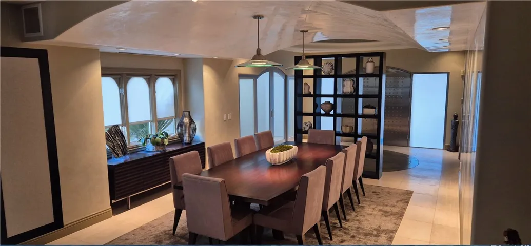 13157 Chandler Boulevard, Sherman Oaks, California 91401