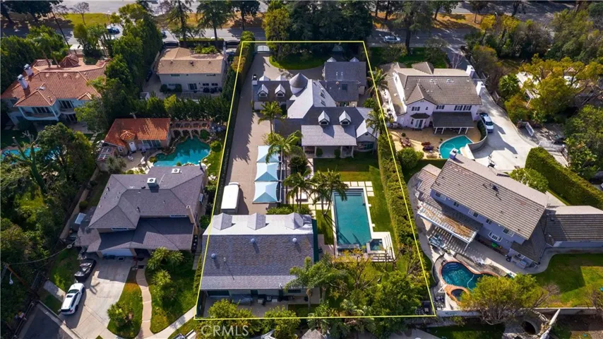13157 Chandler Boulevard, Sherman Oaks, California 91401