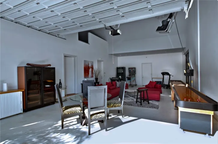 13157 Chandler Boulevard, Sherman Oaks, California 91401