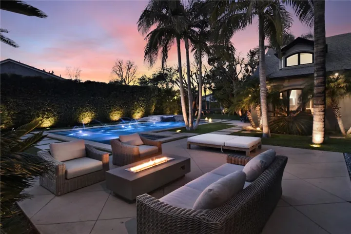 13157 Chandler Boulevard, Sherman Oaks, California 91401