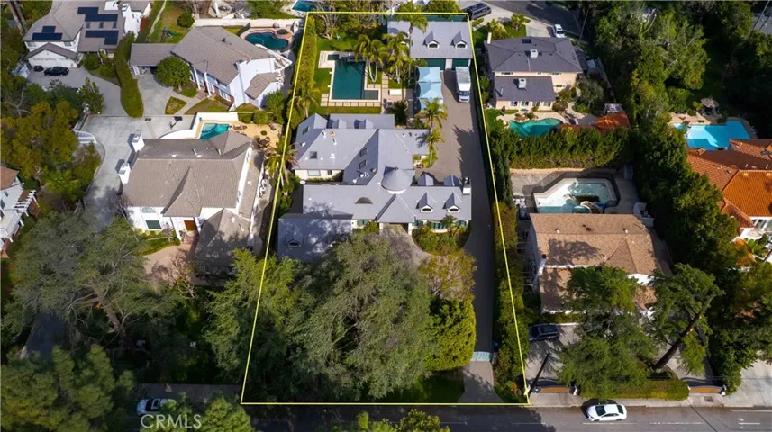 13157 Chandler Boulevard, Sherman Oaks, California 91401