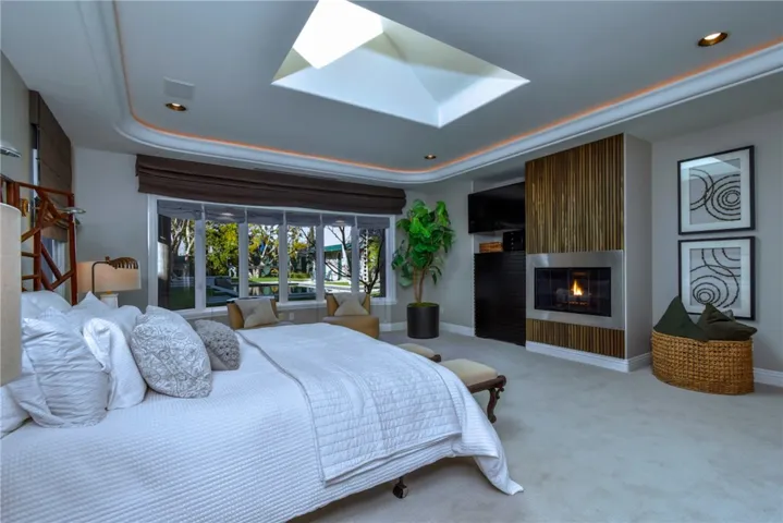 13157 Chandler Boulevard, Sherman Oaks, California 91401