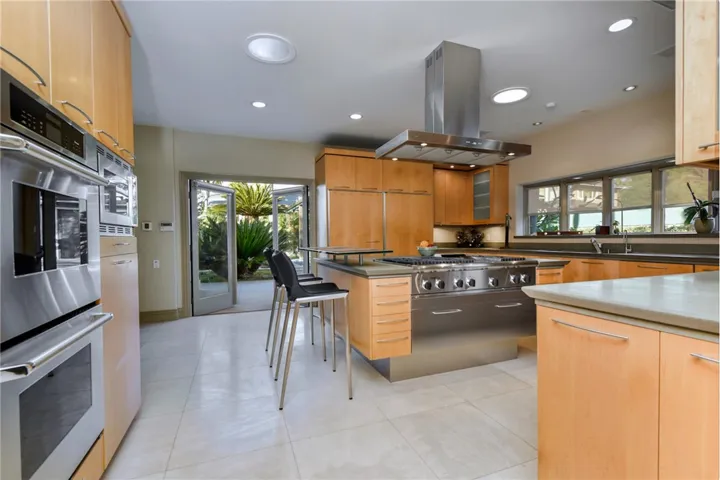 13157 Chandler Boulevard, Sherman Oaks, California 91401