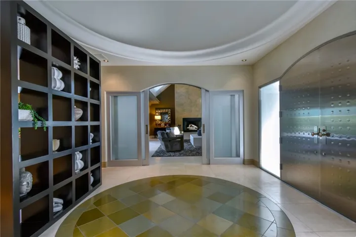 13157 Chandler Boulevard, Sherman Oaks, California 91401