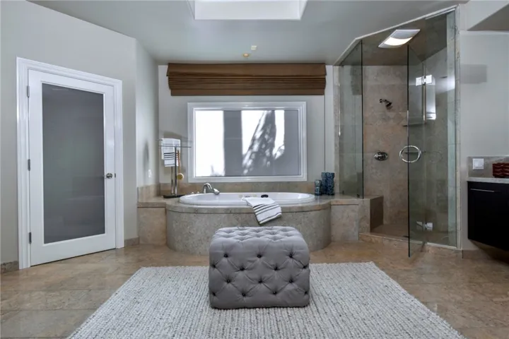 13157 Chandler Boulevard, Sherman Oaks, California 91401