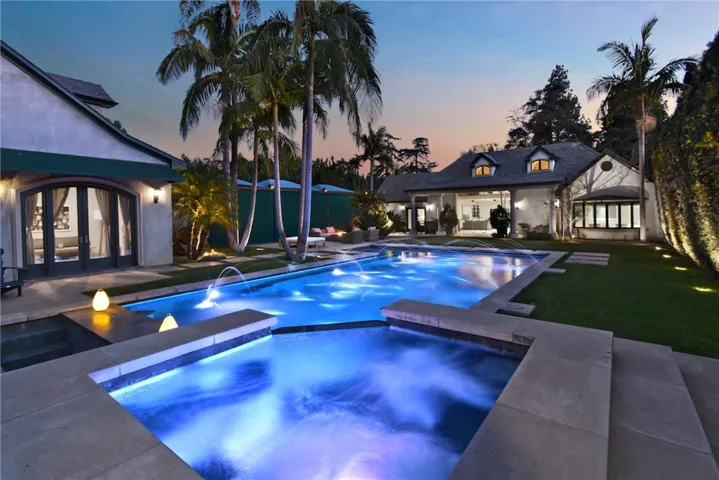 13157 Chandler Boulevard, Sherman Oaks, California 91401