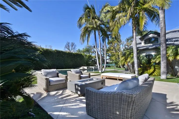 13157 Chandler Boulevard, Sherman Oaks, California 91401