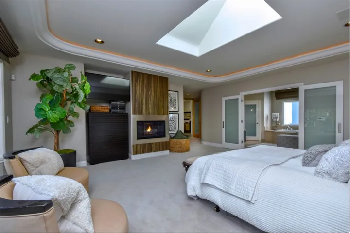 13157 Chandler Boulevard, Sherman Oaks, California 91401
