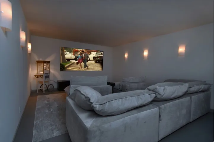 13157 Chandler Boulevard, Sherman Oaks, California 91401
