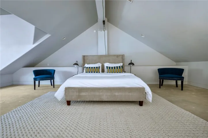 13157 Chandler Boulevard, Sherman Oaks, California 91401