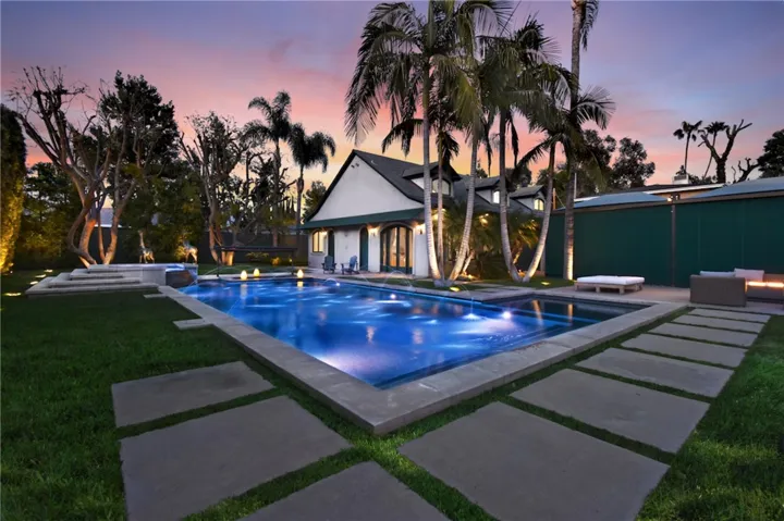 13157 Chandler Boulevard, Sherman Oaks, California 91401
