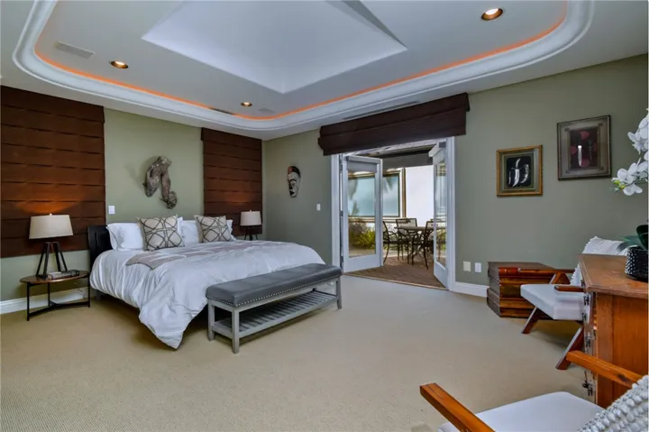 13157 Chandler Boulevard, Sherman Oaks, California 91401