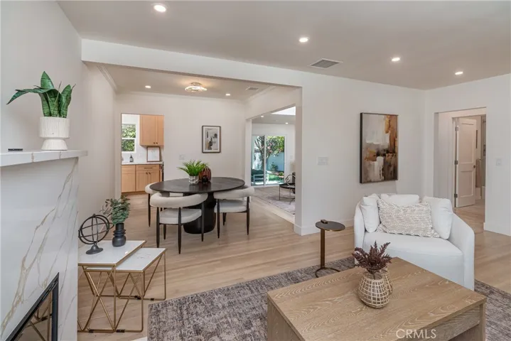 1910 N Rose, Burbank, California 91505