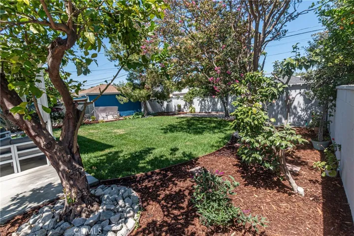 1910 N Rose, Burbank, California 91505
