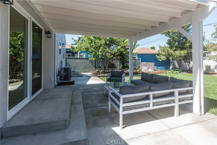 1910 N Rose, Burbank, California 91505