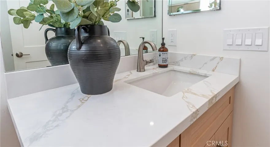 1910 N Rose, Burbank, California 91505