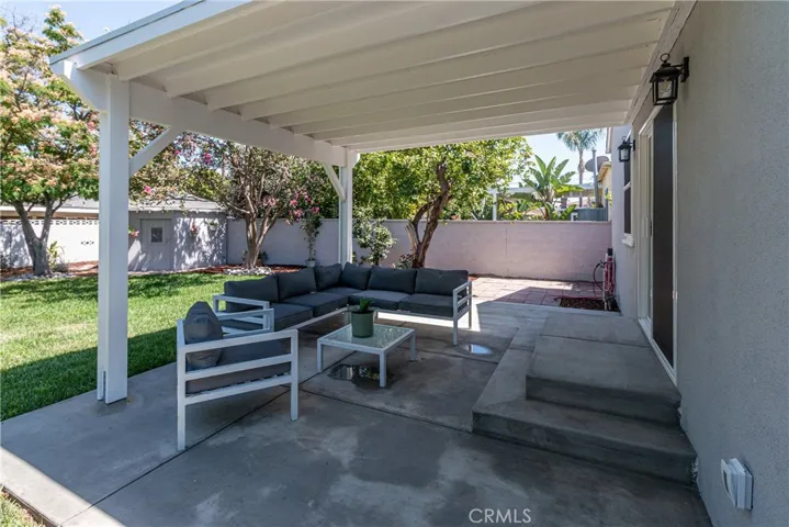 1910 N Rose, Burbank, California 91505