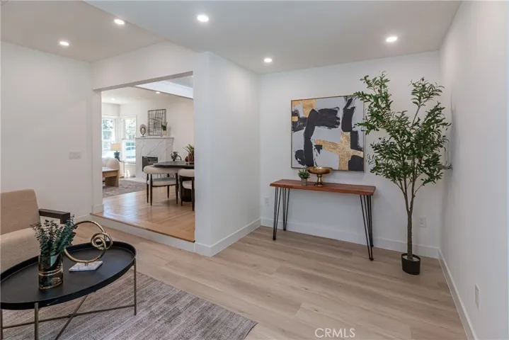1910 N Rose, Burbank, California 91505