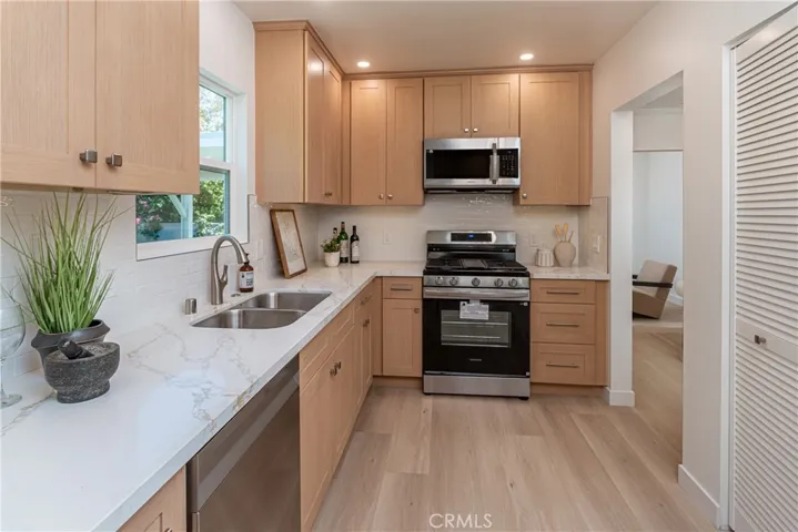 1910 N Rose, Burbank, California 91505