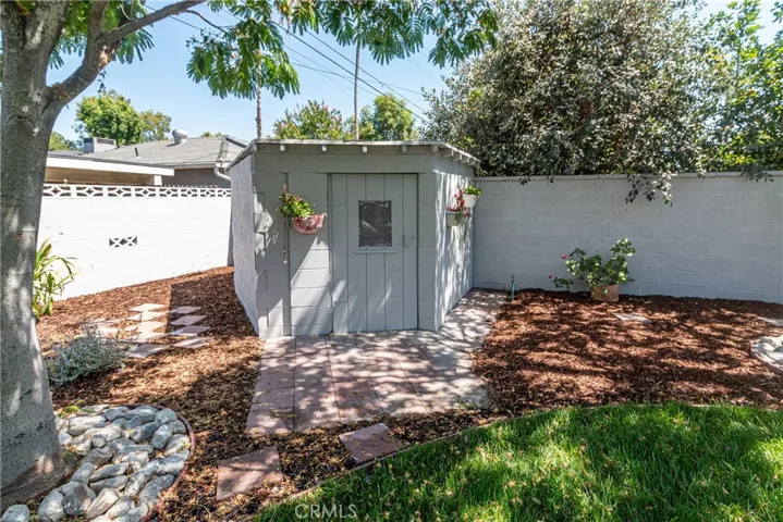1910 N Rose, Burbank, California 91505