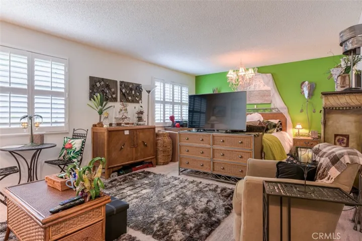 11813 Runnymede Street 14, North Hollywood, California 91605