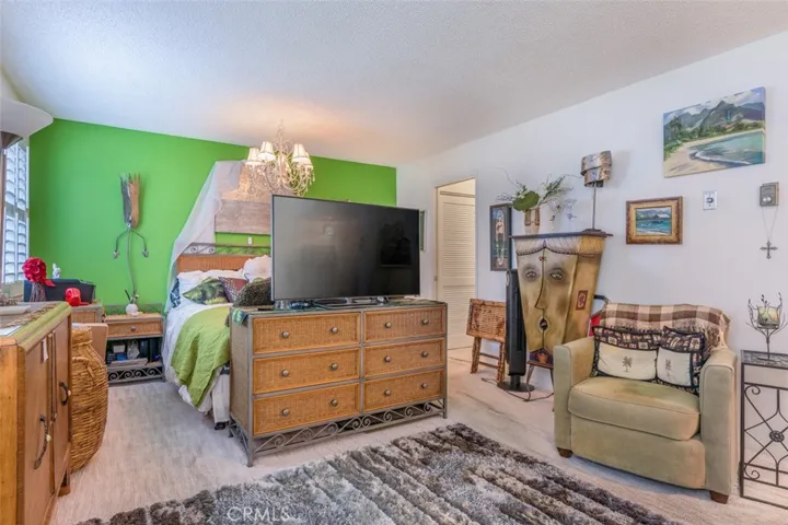 11813 Runnymede Street 14, North Hollywood, California 91605