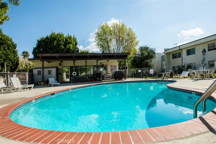 11813 Runnymede Street 14, North Hollywood, California 91605