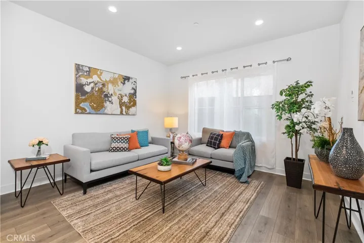 121 Novel, Irvine, California 92618